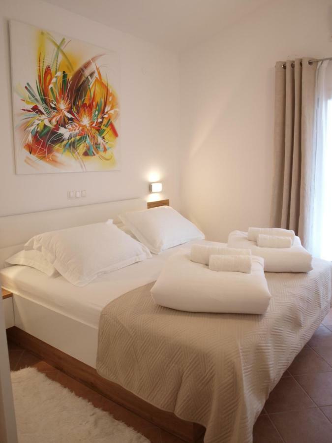 Holiday Hvar Vrbanj Buitenkant foto