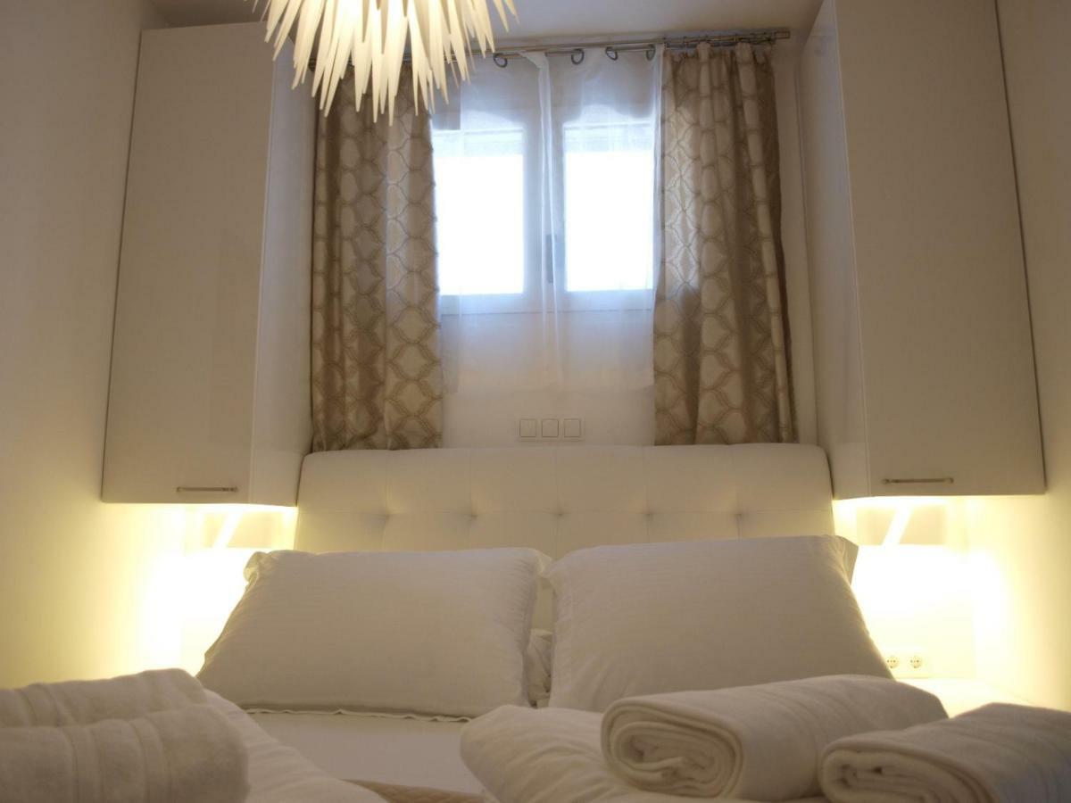 Holiday Hvar Vrbanj Buitenkant foto